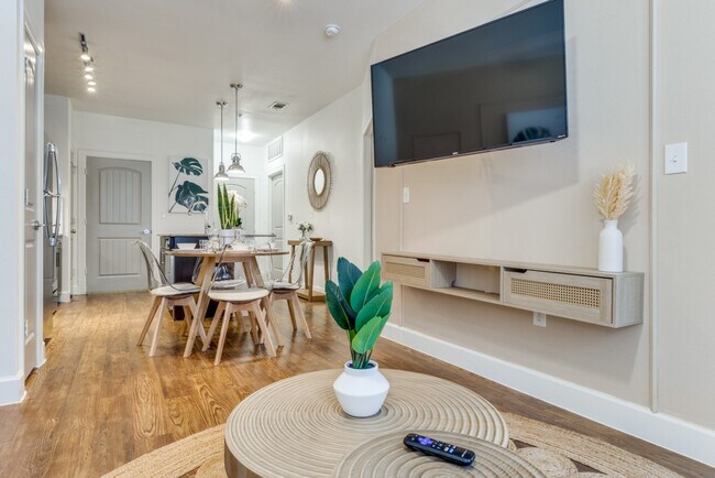 Foto del edificio - 1221 Legacy Dr