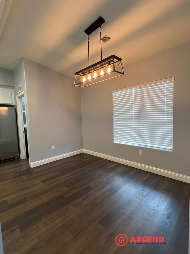 Foto del edificio - Beautiful 3 Bedroom in NW Bakersfield Centrally Located