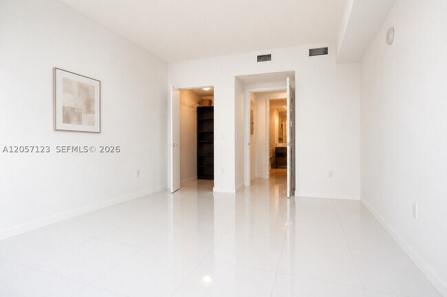 Foto del edificio - 1100 S Miami Ave