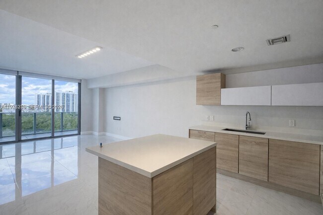 Building Photo - 16385 Biscayne Blvd