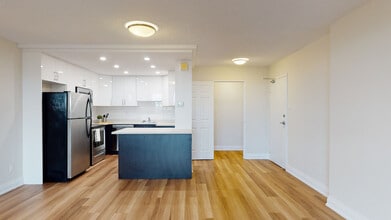 Building Photo - Battleford & Glen Erin