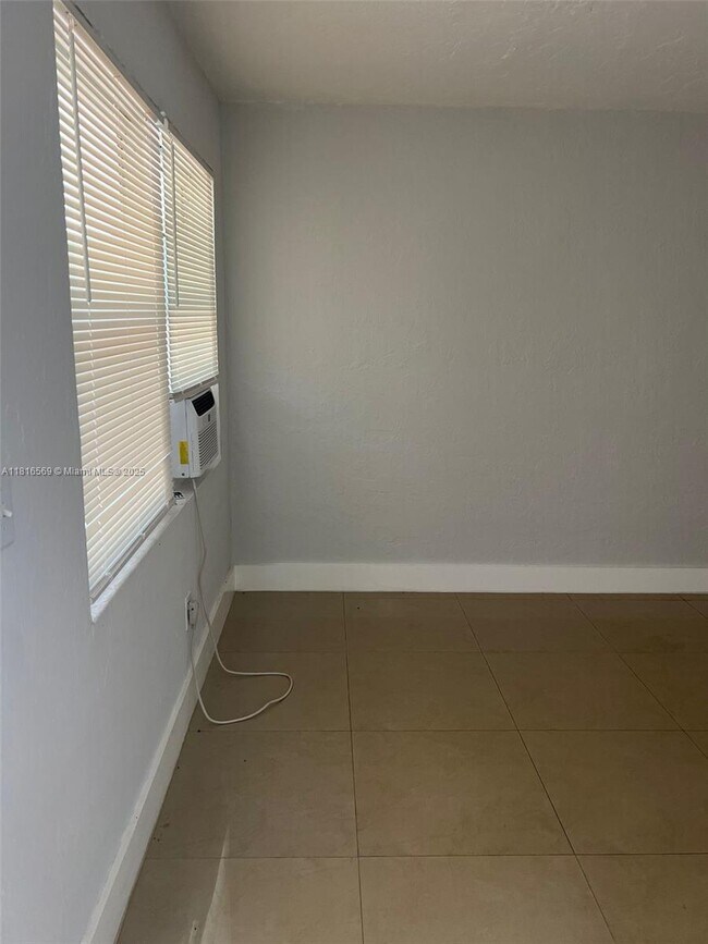 Foto del edificio - 1281 NW 60th St
