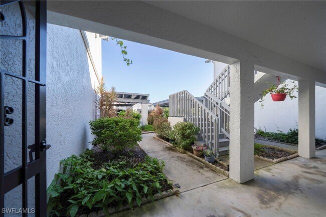 Building Photo - 17456 Woodland Trace Dr