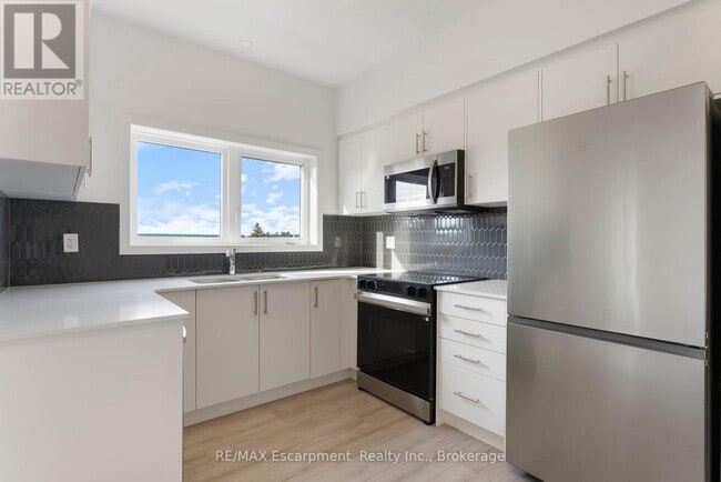 Photo du bâtiment - 940-940 St David St N