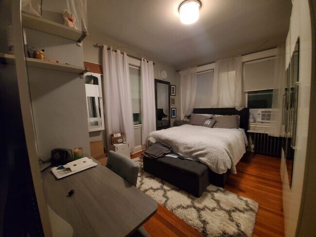 Foto del edificio - 72 Strathmore Rd