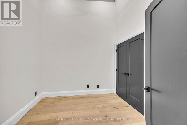 Photo du bâtiment - 38 Front St