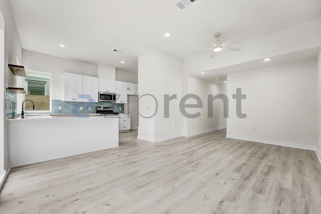 Building Photo - Unit 9102