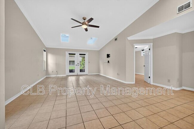 Building Photo - 115 Bob White Ct