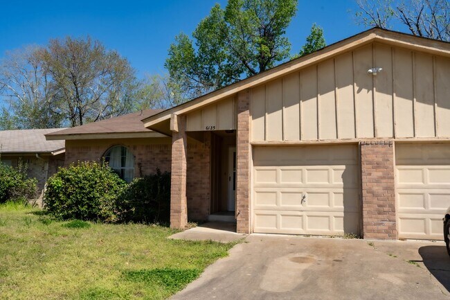 Foto del edificio - 6125 S Troost Ave