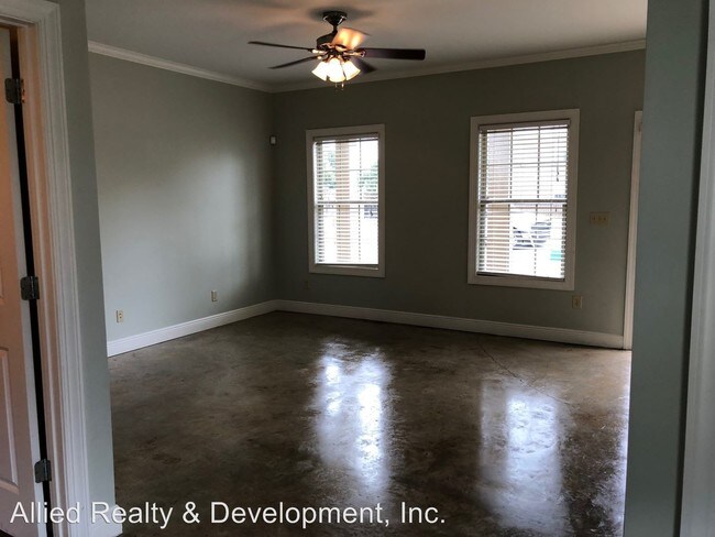 Building Photo - 306 Wesley Pl