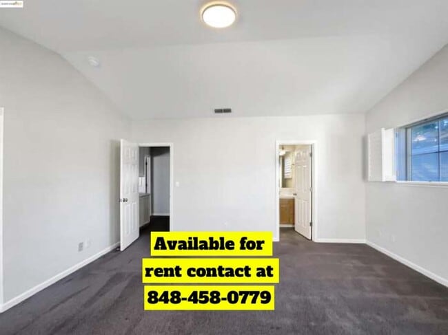 Foto del edificio - 51 Village Square Pl