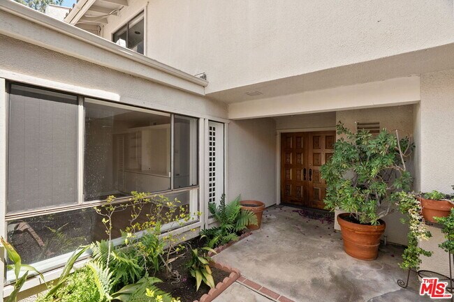 Foto del edificio - 2748 Bottlebrush Dr