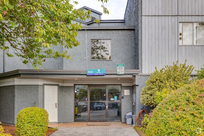Entrée - Imperial Parkside Apartments