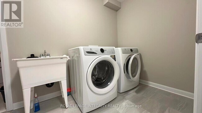 Photo du bâtiment - 276 Elsie MacGill Walk