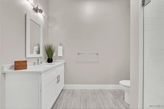 Building Photo - 272 Lakefront Blvd