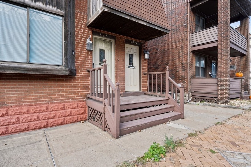 Photo - 547 W 7th Ave