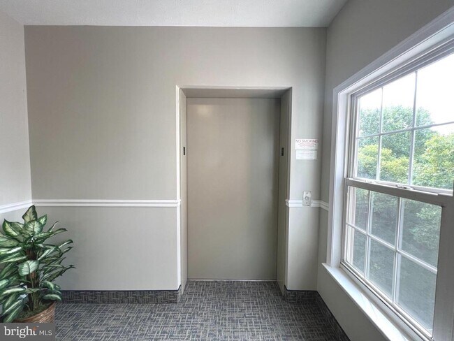 Building Photo - 9312 Groffs Mill Dr