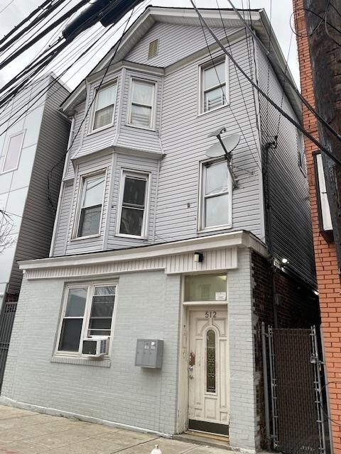 Primary Photo - 512 43rd St