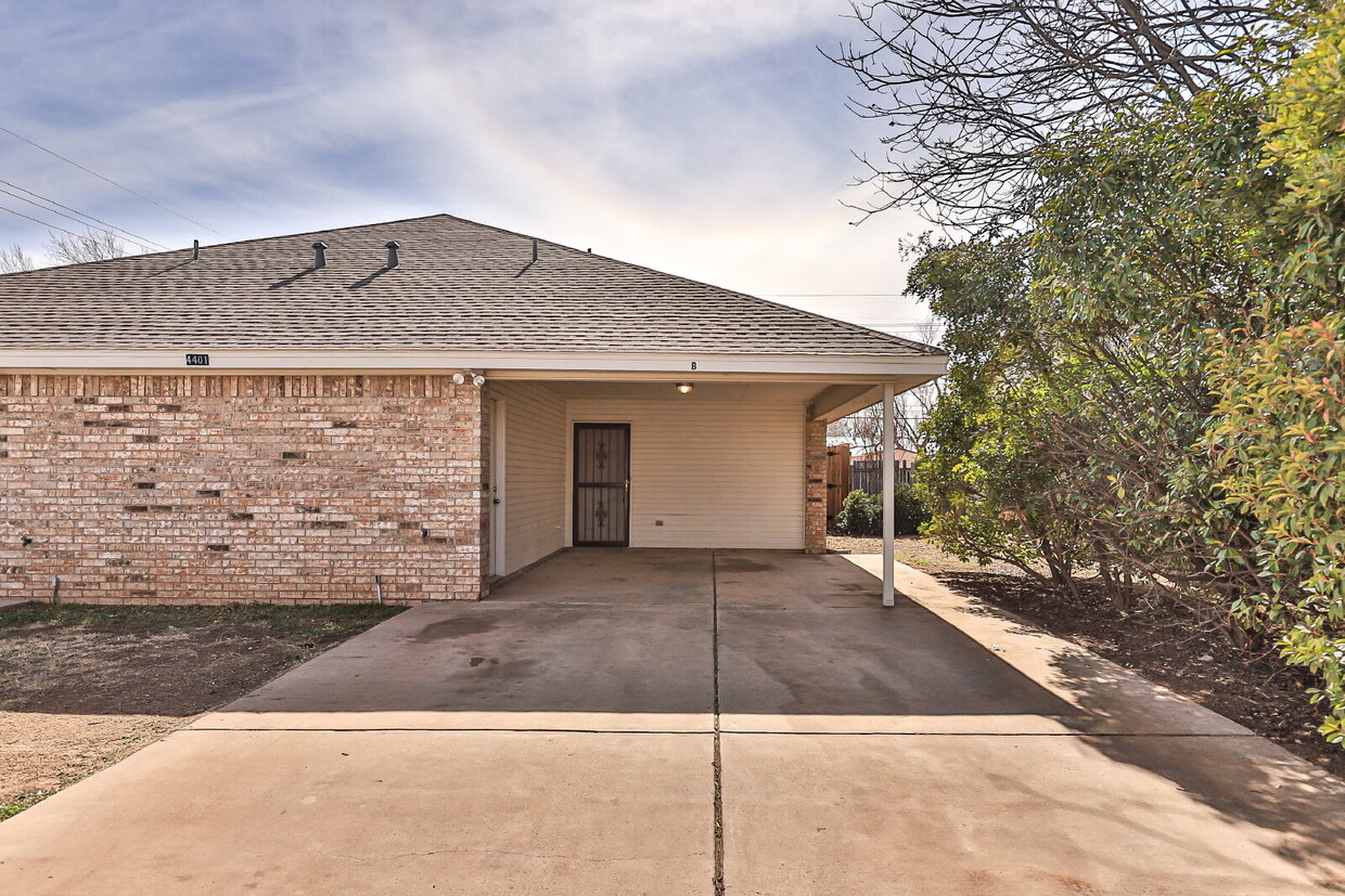 Foto principal - 2 Bedroom 2 Bathroom Duplex