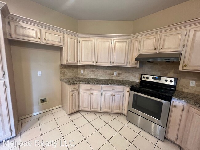 Building Photo - 4 br, 2 bath House - 700 Colony Drive