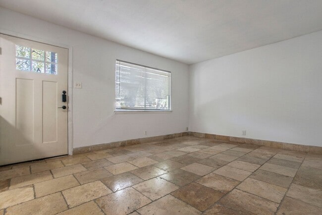 Foto del edificio - 104 Prestwick Blvd