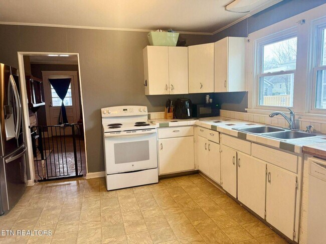 Foto del edificio - 316 Oglewood Ave