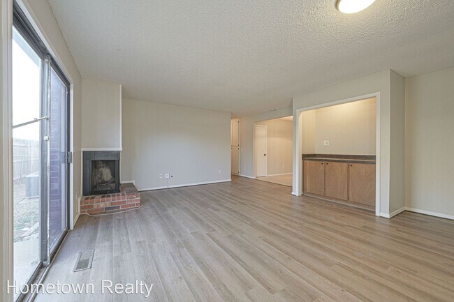 Building Photo - 3 br, 2 bath House - 8023 NW 80th Street