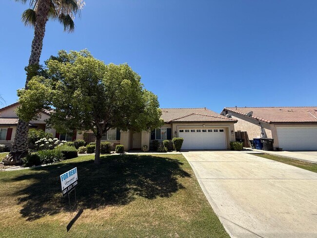 Foto del edificio - Spacious 4-Bedroom Home in Southwest Bakersfield