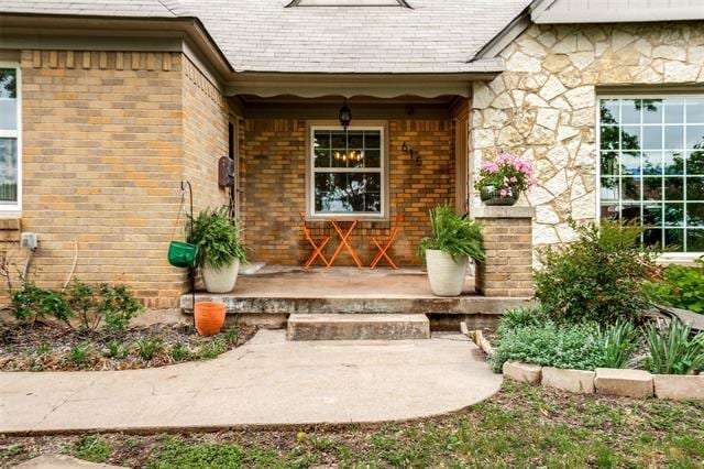 Building Photo - 615 S Montclair Ave