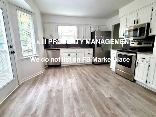 Foto del edificio - 15431 Robinson St