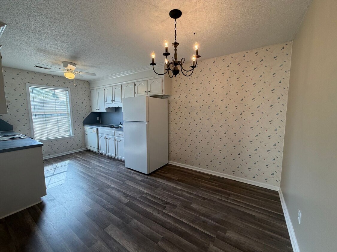 Foto del edificio - Exclusively Offered By Muse Realty, LLC