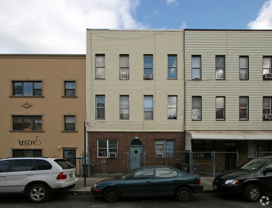 Building Photo - 71 Wilson Ave