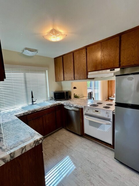 Foto del edificio - 144 Ascot Ct