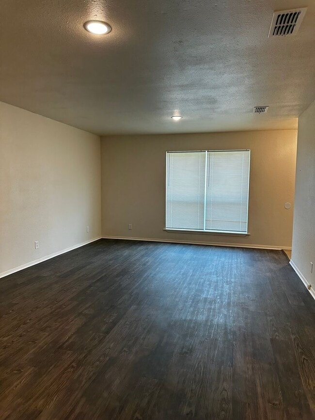 Building Photo - 312 Tammy Lynn Dr