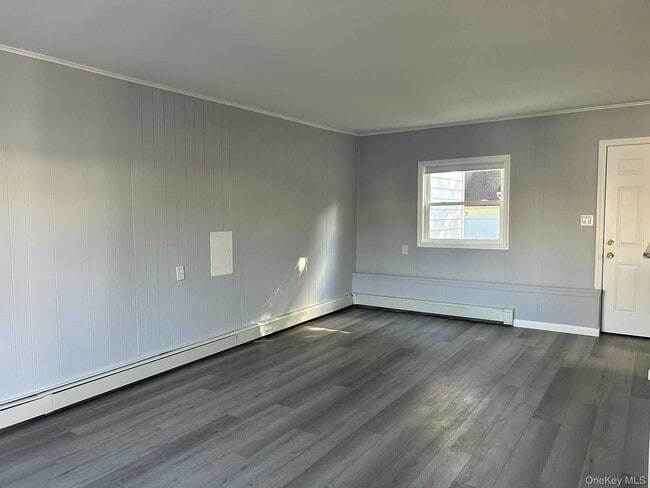 Building Photo - 344 Van Buren St