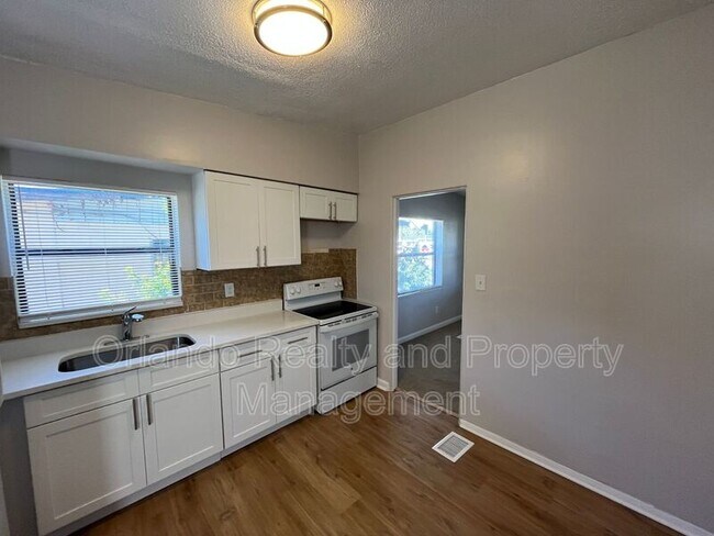 Foto del edificio - 3008 Herold Dr