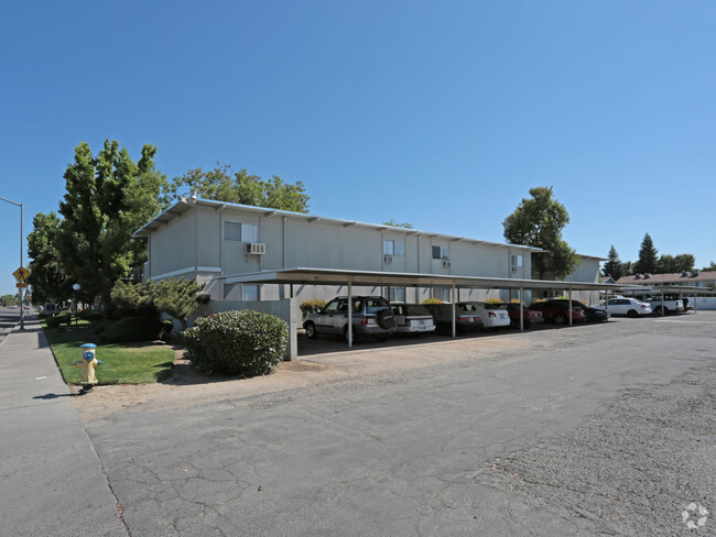 Building Photo - Peachland Apartments