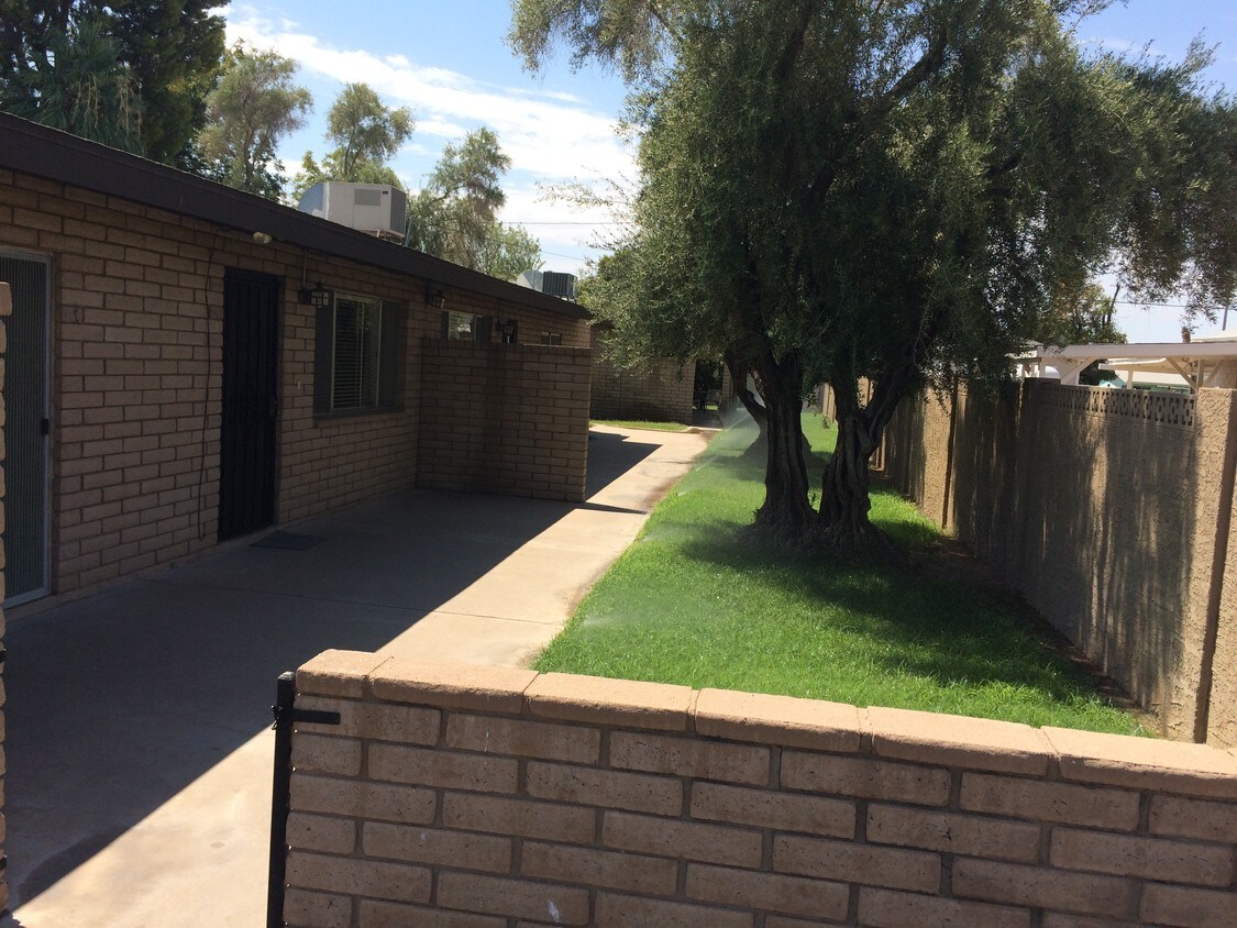 Mature landscaping/green belt - North Central