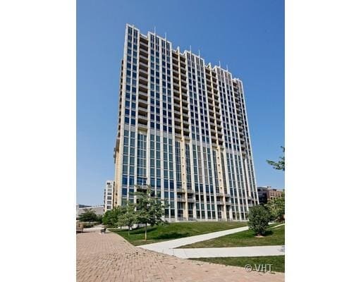 Primary Photo - 700 N Larrabee St