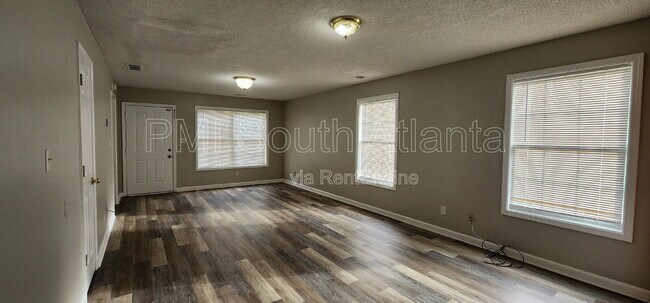 Foto del edificio - 139 Kathryn Rd