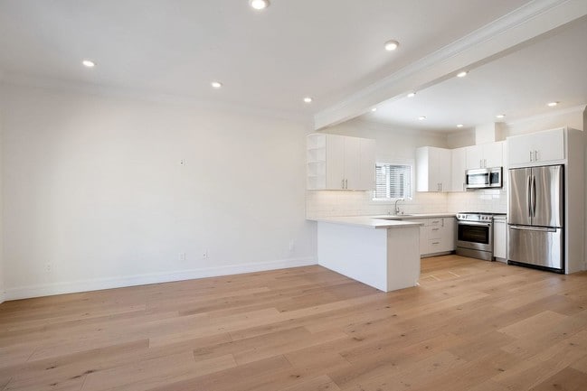 Building Photo - 5 bedroom in San Francisco CA 94132