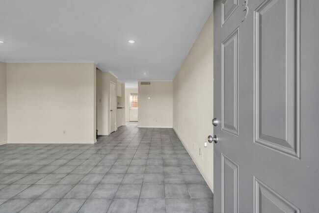 Foto del edificio - 6111 Beverly Hill St