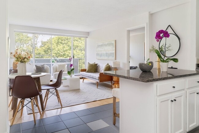 Building Photo - 29 Concord Ave