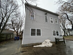 Building Photo - 826 4th St NW