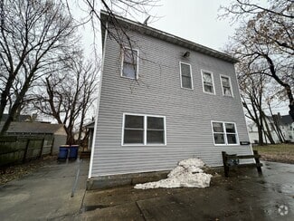Building Photo - 826 4th St NW