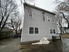 Building Photo - 826 4th St NW