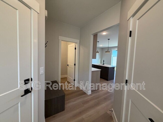 Building Photo - 608 Hemsworth Ln