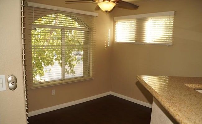 Foto del edificio - 4400 S Jones Blvd