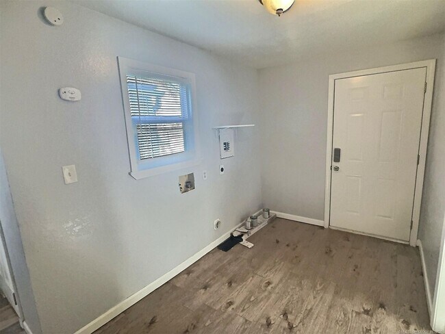 Foto del edificio - Clean and Pristine 3 Bedroom Home Available for Immediate Move-In!!!