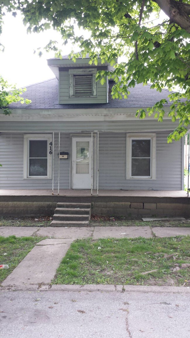 Building Photo - 416 W Foster St